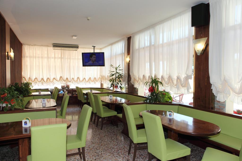 קאורלה Hotel Vienna מראה חיצוני תמונה