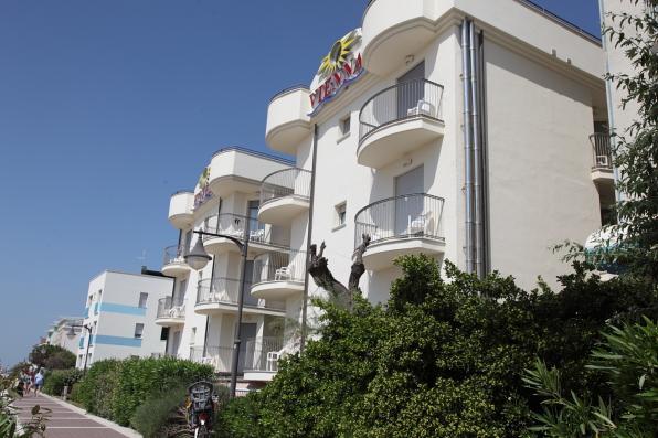 קאורלה Hotel Vienna מראה חיצוני תמונה