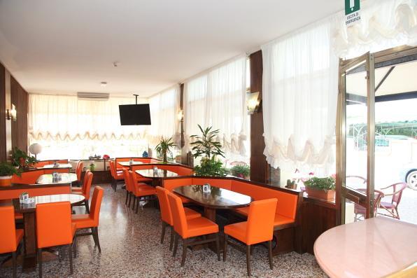 קאורלה Hotel Vienna מראה חיצוני תמונה