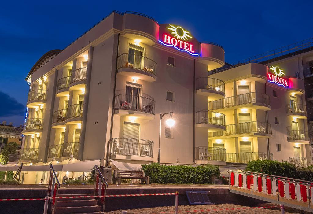 קאורלה Hotel Vienna מראה חיצוני תמונה