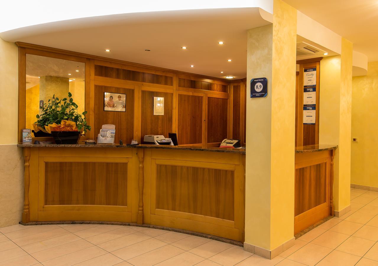 קאורלה Hotel Vienna מראה חיצוני תמונה