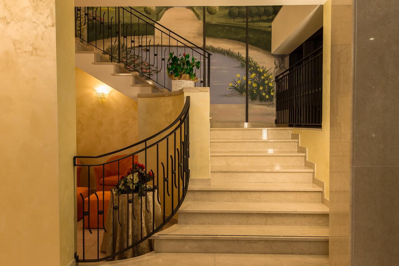 קאורלה Hotel Vienna מראה חיצוני תמונה